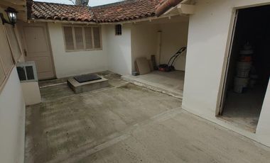 Excelente Chalet, Platanos