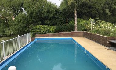 Casa al agua con 4 dormitorios en alquiler en el barrio  Los Castores Nordelta