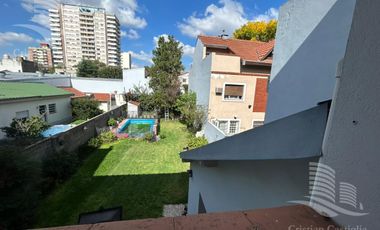 Casa 4 Ambientes de 2 Plantas, con Jardin, Balcón y Terraza en Florida