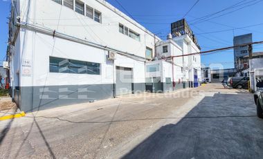 Depósito de 365 M2 - Predio con seguridad Munro