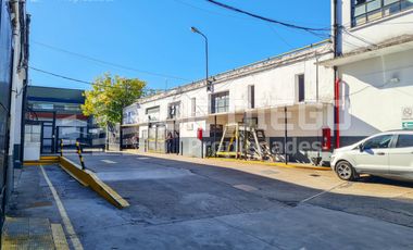 Depósito de 365 M2 - Predio con seguridad Munro