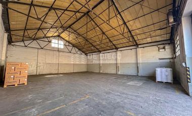 Depósito de 365 M2 - Predio con seguridad Munro