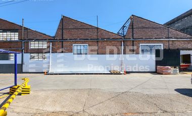 Depósito de 365 M2 - Predio con seguridad Munro