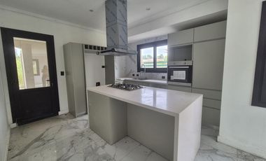 Casa 5 ambientes VENTA Saint Thomas Canning