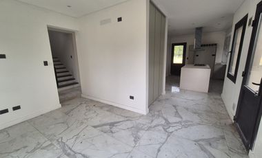 Casa 5 ambientes VENTA Saint Thomas Canning
