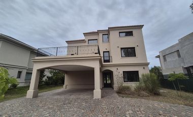 Casa 5 ambientes VENTA Saint Thomas Canning