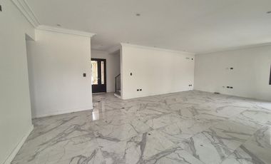 Casa 5 ambientes VENTA Saint Thomas Canning