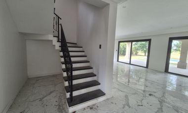 Casa 5 ambientes VENTA Saint Thomas Canning