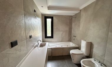 Casa 5 ambientes VENTA Saint Thomas Canning