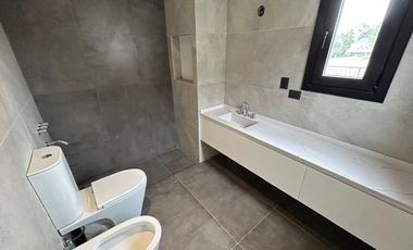 Casa 5 ambientes VENTA Saint Thomas Canning