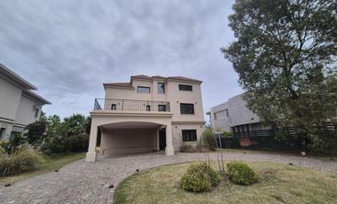 Casa 5 ambientes VENTA Saint Thomas Canning
