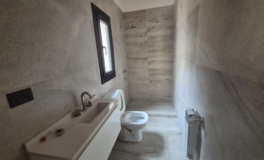 Casa 5 ambientes VENTA Saint Thomas Canning