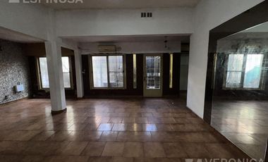 Casa en venta en Moron