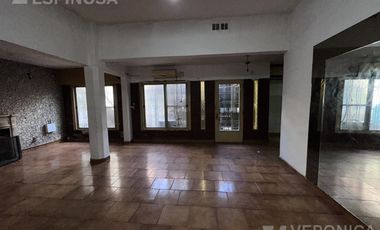 Casa en venta en Moron