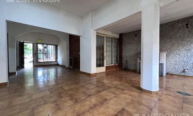 Casa en venta en Moron