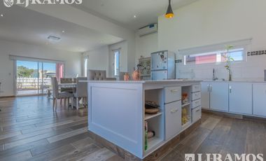 VENTA en  San Sebastián, área 12 MB