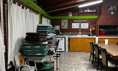 IMPECABLE QUINTA PARA EVENTOS O FIN DE SEMANA EN GLEW