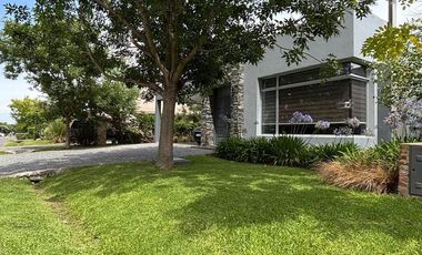 Casa en Venta Altos de Hudson 2 de 3 dormitorios, parque y pileta