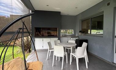 Casa en Venta Altos de Hudson 2 de 3 dormitorios, parque y pileta