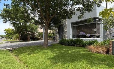 Casa en Venta Altos de Hudson 2 de 3 dormitorios, parque y pileta