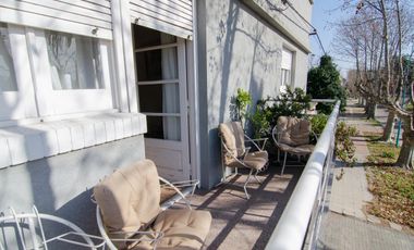 Casa de tres dormitorios con local comercial y quincho | San Carlos de Bolívar