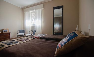 Casa de tres dormitorios con local comercial y quincho | San Carlos de Bolívar