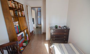 Casa de tres dormitorios con local comercial y quincho | San Carlos de Bolívar