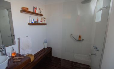 Casa de tres dormitorios con local comercial y quincho | San Carlos de Bolívar
