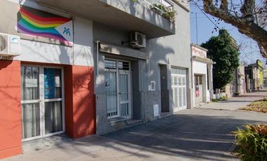 Casa de tres dormitorios con local comercial y quincho | San Carlos de Bolívar
