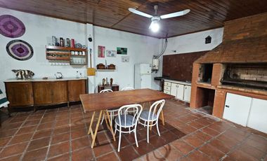 VENDE EXCELENTE CHALET