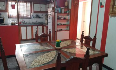 VENDE EXCELENTE CHALET