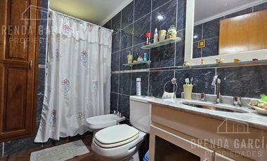 Casa En Venta En Barrio Cerrado