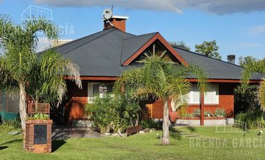 Casa En Venta En Barrio Cerrado