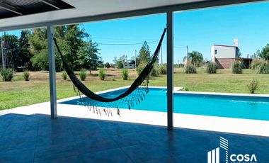 Venta Casa 2 dormitorios con jardín y piscina Oliveros Santa Fe
