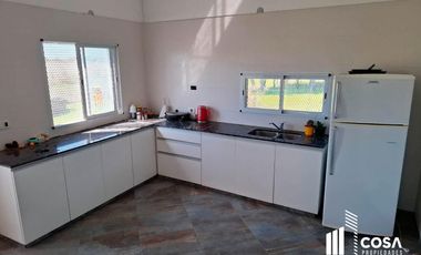 Venta Casa 2 dormitorios con jardín y piscina Oliveros Santa Fe