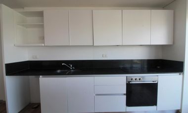 Venta  departamento de 4 ambientes con cochera - Olivos