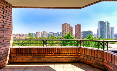 Excelente y amplio departamento en barrio residencial, Colegio Alemán