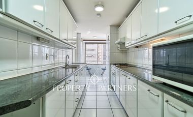 Excelente y amplio departamento en barrio residencial, Colegio Alemán