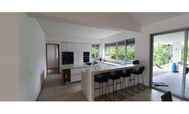 VENDO CASA CAMPESTRE, CONDOMINIO SANTA TERESITA.