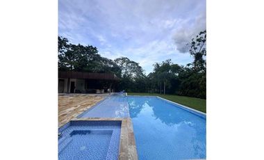 Arriendo Casa espectacular en Villavicencio, Hacienda la primavera, Vereda el Cairo.
