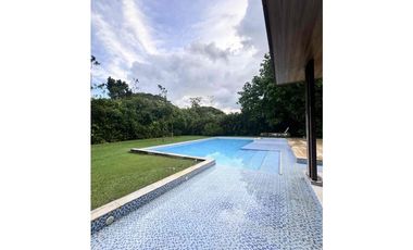 Arriendo Casa espectacular en Villavicencio, Hacienda la primavera, Vereda el Cairo.