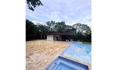 Arriendo Casa espectacular en Villavicencio, Hacienda la primavera, Vereda el Cairo.