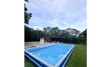 Arriendo Casa espectacular en Villavicencio, Hacienda la primavera, Vereda el Cairo.