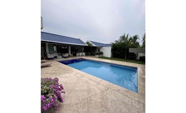 Vendo casa Campestre en Villavicencio, Conjunto Palma Real.