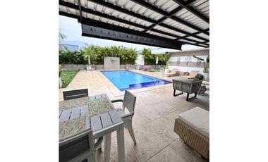 Vendo casa Campestre en Villavicencio, Conjunto Palma Real.