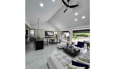 Vendo casa Campestre en Villavicencio, Conjunto Palma Real.