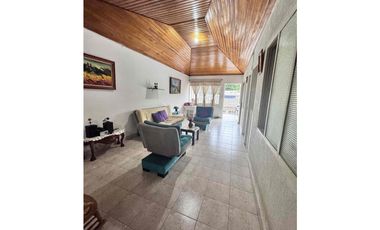 Vendo Casa en Villavicencio de dos plantas, barrio La Esperanza.