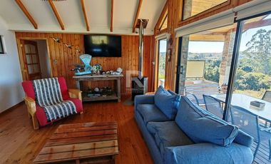 CASA 4 DORMITORIOS CON VISTA AL LAGO Y VOLCANES EN TOTORAL