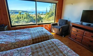 CASA 4 DORMITORIOS CON VISTA AL LAGO Y VOLCANES EN TOTORAL