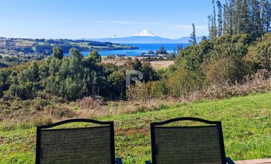CASA 4 DORMITORIOS CON VISTA AL LAGO Y VOLCANES EN TOTORAL